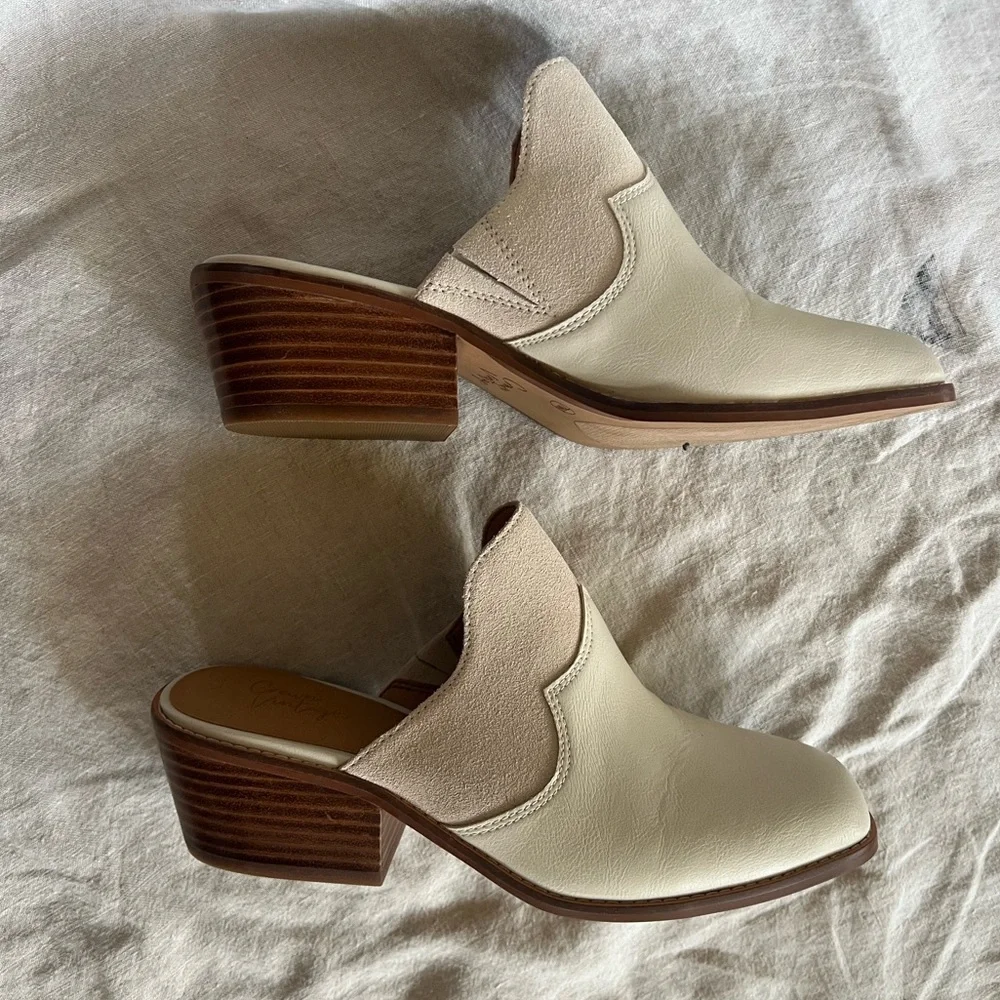 Mules - Picture 4 of 10